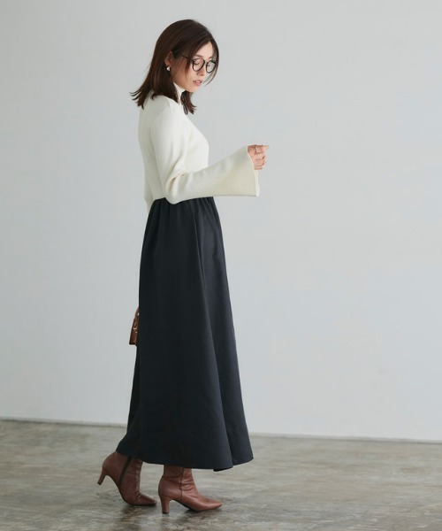 Pierrot（ピエロ）の「タートルネックフレアスリーブドッキングワンピース（ワンピース・レディース・ブラック×ブラック/ブラック系その他/ホワイト×ブラック・PM/M/L）」の17枚目の写真