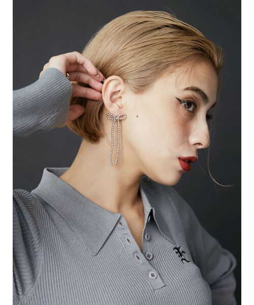 EVRIS（エヴリス）の「RIBBON MOTIF ピアス（ピアス（両耳用）・レディース・ゴールド/シルバー・FREE）」の3枚目の写真