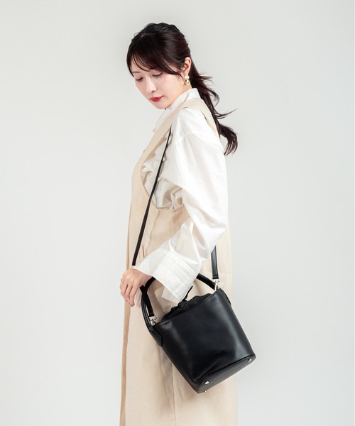 PELLETTERIA VENETA(ペレッテリアベネタ)の「【pelletteria Veneta】2WAY バケツバッグ 牛革(ショルダーバッグ・レディース・ブラック/ライトブラウン/グレー/ブラウン・FREE)」の22枚目の写真