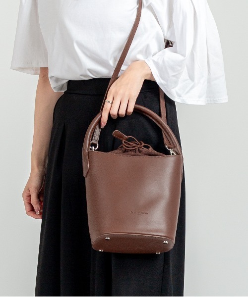 PELLETTERIA VENETA(ペレッテリアベネタ)の「【pelletteria Veneta】2WAY バケツバッグ 牛革(ショルダーバッグ・レディース・ブラック/ライトブラウン/グレー/ブラウン・FREE)」の11枚目の写真