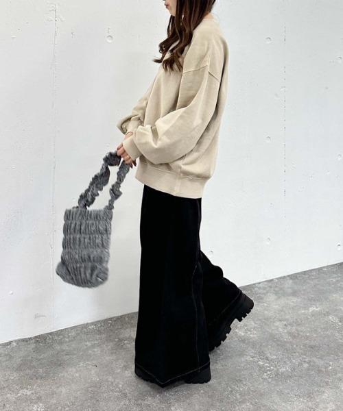 archives(アルシーヴ)の「ピグメントルーズスウェット(スウェット・レディース・アイボリー/ブラック/グレイッシュベージュ・MEDIUM)」の8枚目の写真