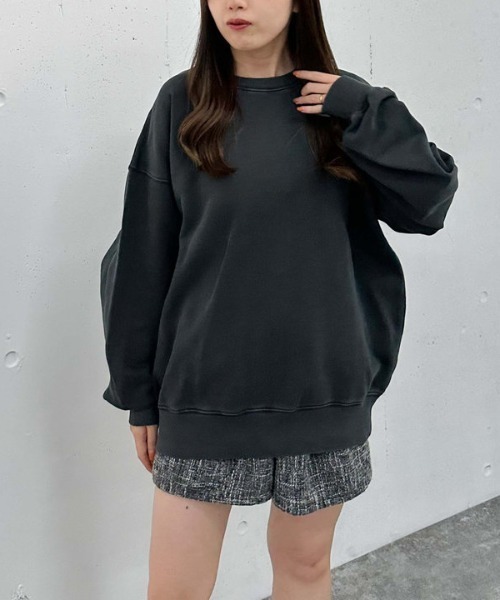 archives(アルシーヴ)の「ピグメントルーズスウェット(スウェット・レディース・アイボリー/ブラック/グレイッシュベージュ・MEDIUM)」の18枚目の写真