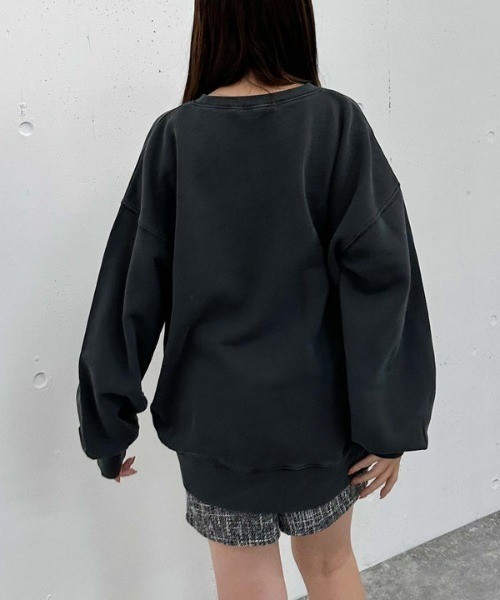 archives(アルシーヴ)の「ピグメントルーズスウェット(スウェット・レディース・アイボリー/ブラック/グレイッシュベージュ・MEDIUM)」の19枚目の写真