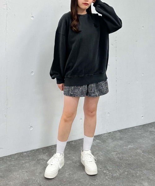 archives(アルシーヴ)の「ピグメントルーズスウェット(スウェット・レディース・アイボリー/ブラック/グレイッシュベージュ・MEDIUM)」の21枚目の写真