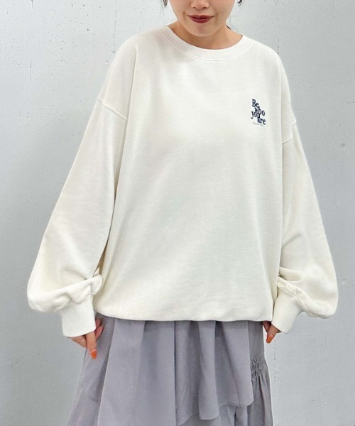 archives(アルシーヴ)の「ピグメントルーズスウェット(スウェット・レディース・アイボリー/ブラック/グレイッシュベージュ・MEDIUM)」の11枚目の写真