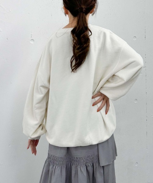 archives(アルシーヴ)の「ピグメントルーズスウェット(スウェット・レディース・アイボリー/ブラック/グレイッシュベージュ・MEDIUM)」の12枚目の写真