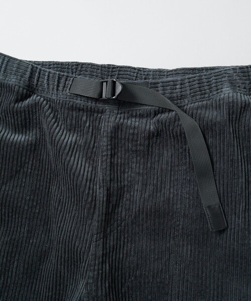 FREAK'S STORE（フリークスストア）の「ルーズフィット 6Wコーデュロイ ウェービングベルト クロップドパンツ/コーデュロイパンツ（その他パンツ・メンズ・ベージュ/ブラウン/オリーブ/チャコールグレー・MEDIUM/LARGE）」の6枚目の写真