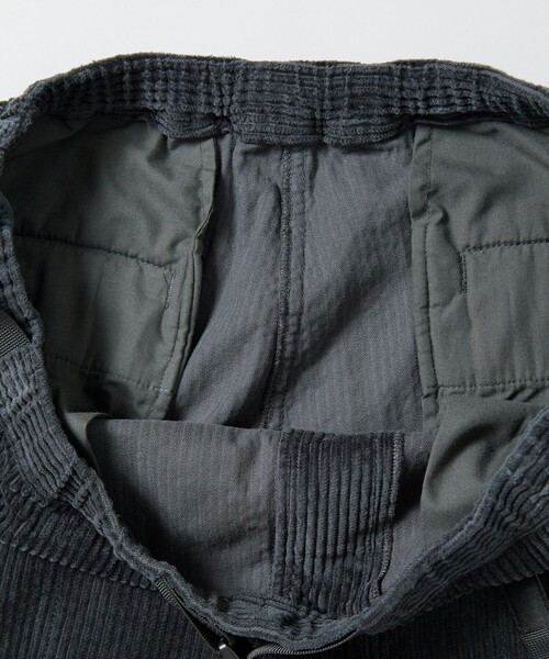 FREAK'S STORE（フリークスストア）の「ルーズフィット 6Wコーデュロイ ウェービングベルト クロップドパンツ/コーデュロイパンツ（その他パンツ・メンズ・ベージュ/ブラウン/オリーブ/チャコールグレー・MEDIUM/LARGE）」の14枚目の写真