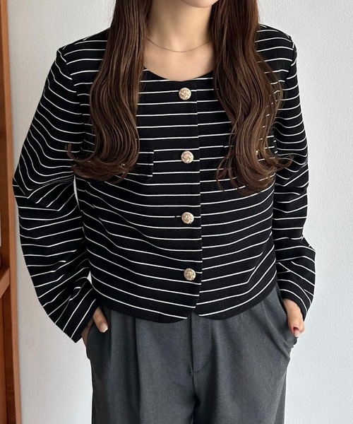 callautia（カラウティア）の「金釦ボーダージャケット風カットカーディガン（カーディガン/ボレロ・レディース・ブラック/アイボリー/ネイビー・SMALL/MEDIUM/LARGE）」の4枚目の写真
