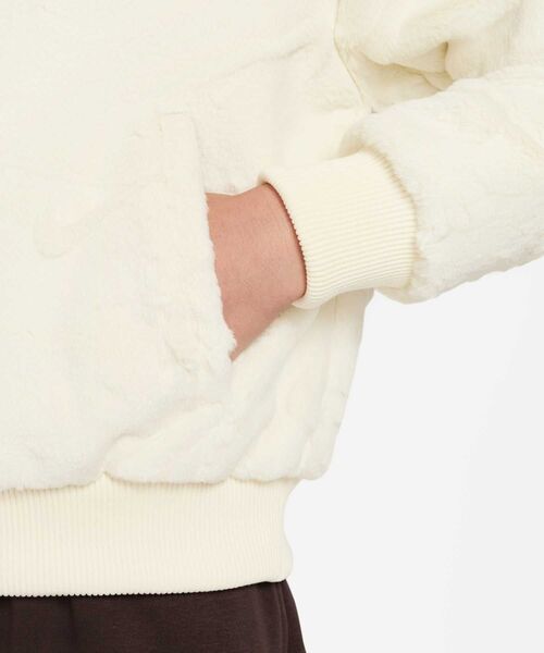 NIKE(ナイキ)の「ナイキ スポーツウェア ジュニア (ガールズ) ジャケット / Nike Sportswear Big Kids' (Girls') Jacket FJ6154-113 Coconut Milk(ブルゾン・キッズ・ホワイト系その他2・130/140/150/160/170)」の4枚目の写真
