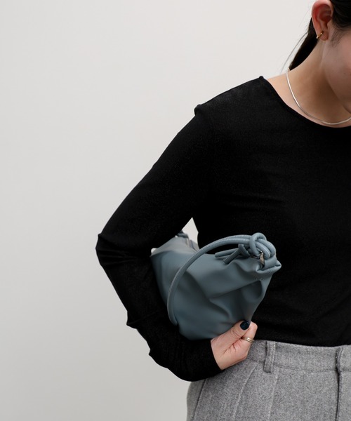 select MOCA（セレクトモカ）の「トライアングルワンショルダーバッグ（ショルダーバッグ・レディース・ブルー/ブラック/グレイッシュベージュ・FREE）」の14枚目の写真