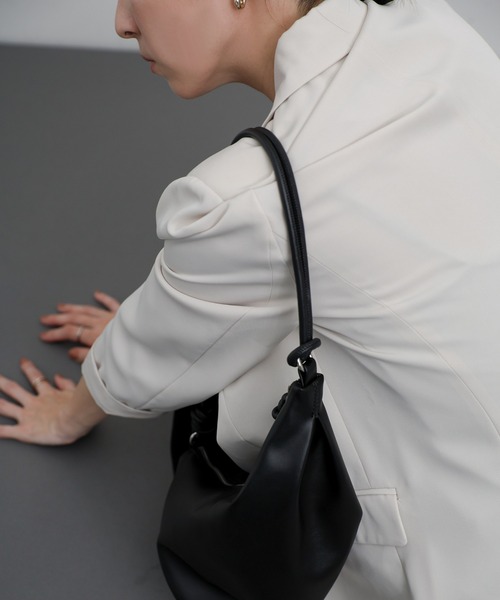 select MOCA（セレクトモカ）の「トライアングルワンショルダーバッグ