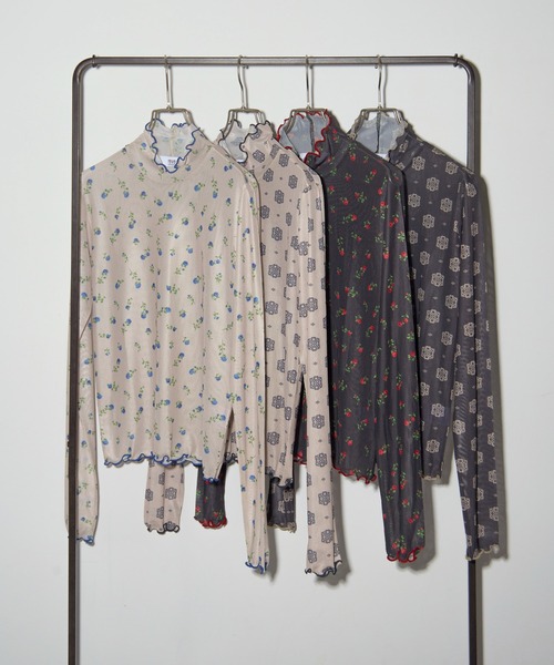 MAISON BREEZE reveur(メゾンブリーズレヴール)の「【MAISON BREEZE reveur】high neck printed sheer tops ハイネックプリントメローシアートップス(Tシャツ/カットソー・レディース・ベージュ系その他2/ブラック系その他2/ベージュ/ブラック・FREE)」の9枚目の写真