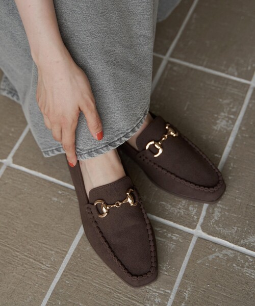 coen（コーエン）の「【定番・新色追加】やみつきビットローファー（WEB限定サイズ）（ローファー・レディース・ブラック/シルバー/ゴールド/ダークブラウン/その他2/その他1・22.5cm/23cm/23.5cm/24cm/24.5cm/25cm）」の19枚目の写真