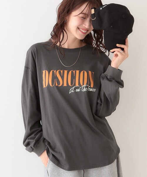 Cutie Blonde（キューティーブロンド）の「【洗える】1枚でもレイヤードでも 選べる5柄 BIGロンT（Tシャツ/カットソー・レディース・チャコールグレー/ホワイト系1/ホワイト系4/ブラック系4/ブルー系5/グレー系その他3・01/02/03/04）」の5枚目の写真