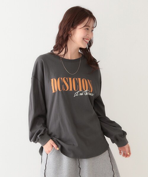 Cutie Blonde（キューティーブロンド）の「【洗える】1枚でもレイヤードでも 選べる5柄 BIGロンT（Tシャツ/カットソー・レディース・チャコールグレー/ホワイト系1/ホワイト系4/ブラック系4/ブルー系5/グレー系その他3・01/02/03/04）」の15枚目の写真