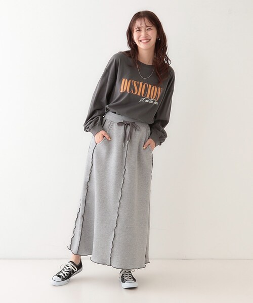 Cutie Blonde（キューティーブロンド）の「【洗える】1枚でもレイヤードでも 選べる5柄 BIGロンT（Tシャツ/カットソー・レディース・チャコールグレー/ホワイト系1/ホワイト系4/ブラック系4/ブルー系5/グレー系その他3・01/02/03/04）」の17枚目の写真