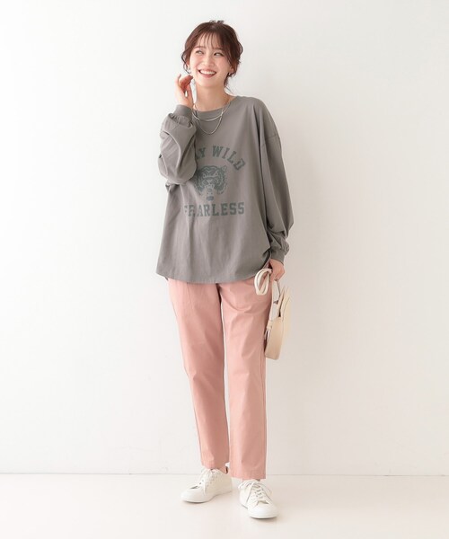 Cutie Blonde（キューティーブロンド）の「【洗える】1枚でもレイヤードでも 選べる5柄 BIGロンT（Tシャツ/カットソー・レディース・チャコールグレー/ホワイト系1/ホワイト系4/ブラック系4/ブルー系5/グレー系その他3・01/02/03/04）」の21枚目の写真