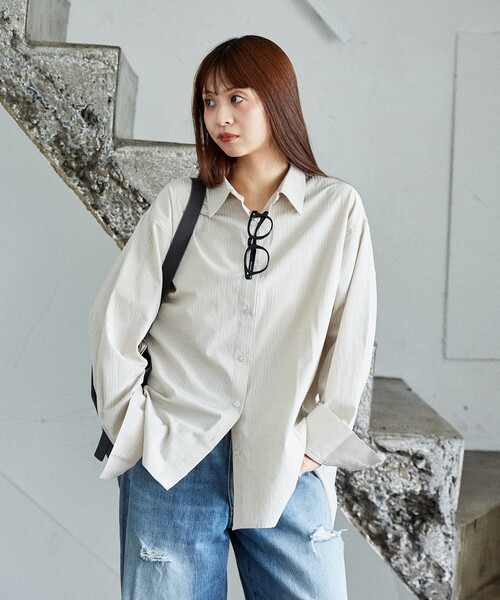PUBLUX(パブリュクス)の「PUBLUX/パブリュクス ルーズフィット ベーシック シャツ 限定展開(シャツ/ブラウス・レディース・ベージュ/グリーン/ナチュラル/サックスブルー・フリ-)」の9枚目の写真