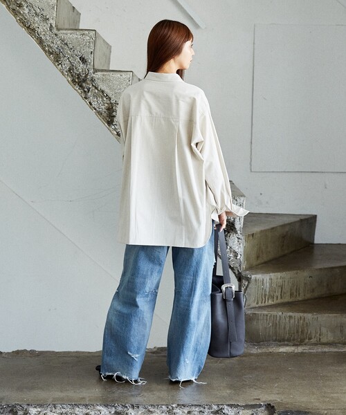 PUBLUX(パブリュクス)の「PUBLUX/パブリュクス ルーズフィット ベーシック シャツ 限定展開(シャツ/ブラウス・レディース・ベージュ/グリーン/ナチュラル/サックスブルー・フリ-)」の11枚目の写真