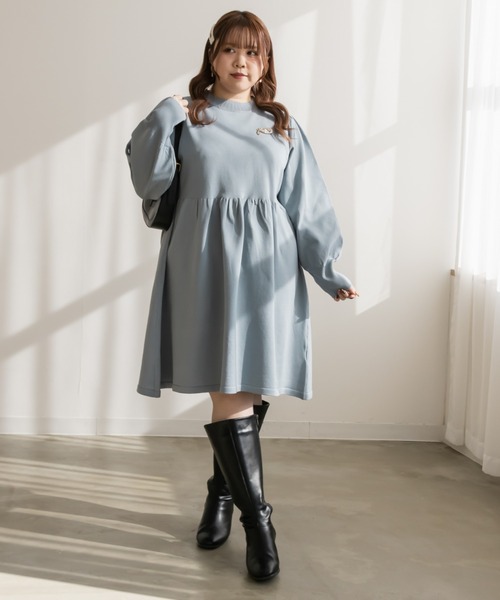 CLETTE（クレット）の「ブローチ付きニットミニワンピース（ワンピース・レディース・ブラック/チャコールグレー/ピンク/ブルー・LL/4L/3L）」の3枚目の写真