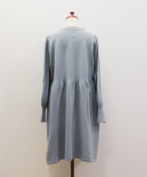 CLETTE（クレット）の「ブローチ付きニットミニワンピース（ワンピース・レディース・ブラック/チャコールグレー/ピンク/ブルー・LL/4L/3L）」の6枚目の写真