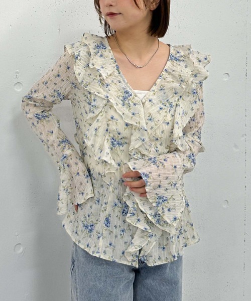 archives（アルシーヴ）の「花柄アソートラッフルフリルミドルブラウス（シャツ/ブラウス・レディース・ブルー/オフホワイト/ブラック/アイボリー・MEDIUM）」の3枚目の写真