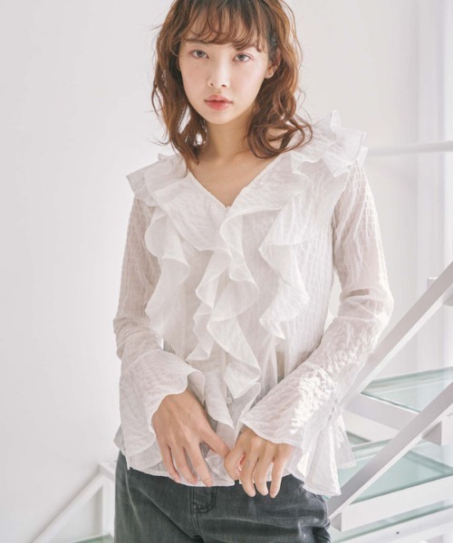 archives（アルシーヴ）の「花柄アソートラッフルフリルミドルブラウス（シャツ/ブラウス・レディース・ブルー/オフホワイト/ブラック/アイボリー・MEDIUM）」の5枚目の写真