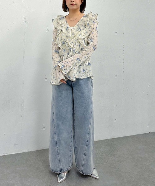 archives（アルシーヴ）の「花柄アソートラッフルフリルミドルブラウス（シャツ/ブラウス・レディース・ブルー/オフホワイト/ブラック/アイボリー・MEDIUM）」の15枚目の写真