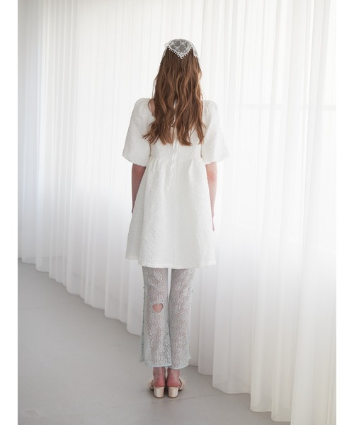 etre loin（エトルワン）の「Rose embossed mini dress（ワンピース・レディース・ベージュ/ホワイト/ブラック・M）」の12枚目の写真