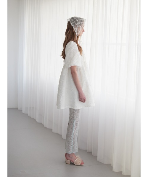 etre loin（エトルワン）の「Rose embossed mini dress（ワンピース・レディース・ベージュ/ホワイト/ブラック・M）」の11枚目の写真