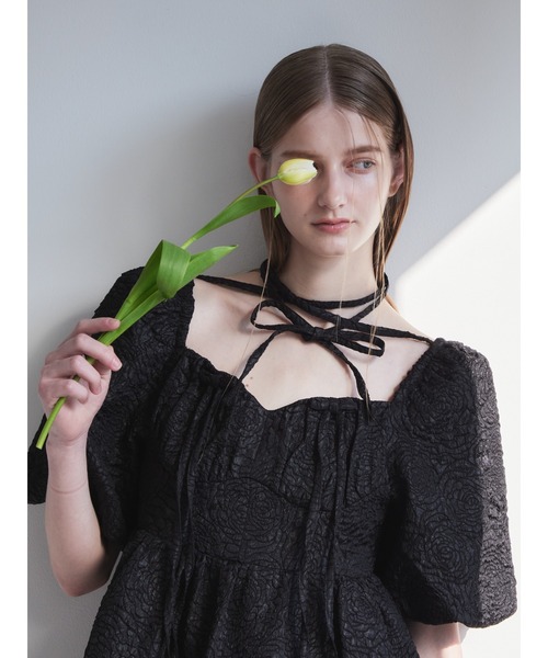 etre loin Rose embossed mini dress ホワイト セール】Rose embossed mini dress（ワンピース）｜etre loin