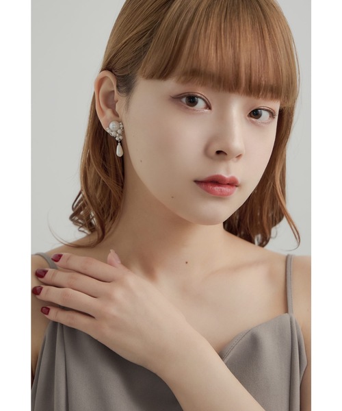 niana(ニアナ)の「ドロップパールイヤリング ゴールド シルバー 結婚式 二次会 同窓会 成人式 パーティー お呼ばれ オケージョン フォーマル(イヤリング・レディース・シルバー/ゴールド・FREE)」の3枚目の写真