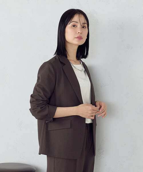 COMME CA ISM(コムサイズム)の「【UVカット・吸汗速乾・接触冷感】kireri ストレッチドライツイル ジャケット(テーラードジャケット・レディース・ダークブラウン/グレイッシュベージュ・SMALL/MEDIUM/LARGE)」の8枚目の写真