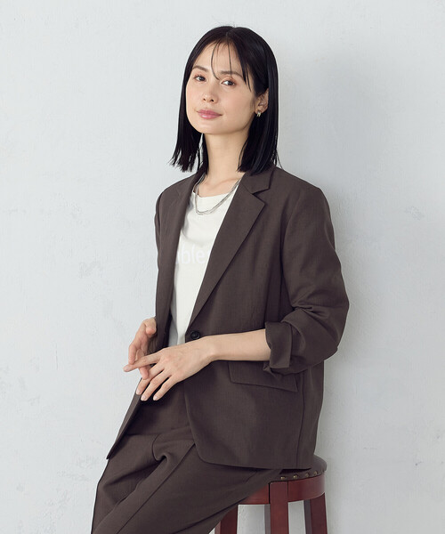 COMME CA ISM(コムサイズム)の「【UVカット・吸汗速乾・接触冷感】kireri ストレッチドライツイル ジャケット(テーラードジャケット・レディース・ダークブラウン/グレイッシュベージュ・SMALL/MEDIUM/LARGE)」の9枚目の写真