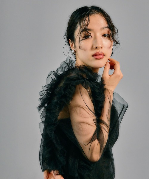 LEPSIM（レプシィム）の「【結婚式／オケージョン】フリルデザインプルオーバー　322943（シャツ/ブラウス・レディース・ブラック/チャコールグレー/ピンク・FREE）」の6枚目の写真