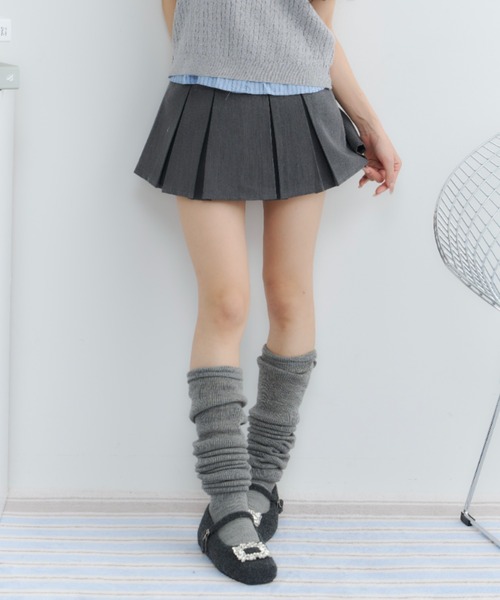 TITTY&CO.(ティティーアンドコー)の「クラシカルプリーツスカート(スカート・レディース・グレー/ブラック/ホワイト・MEDIUM/SMALL)」の3枚目の写真