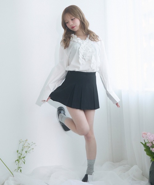 TITTY&CO.(ティティーアンドコー)の「クラシカルプリーツスカート(スカート・レディース・グレー/ブラック/ホワイト・MEDIUM/SMALL)」の9枚目の写真