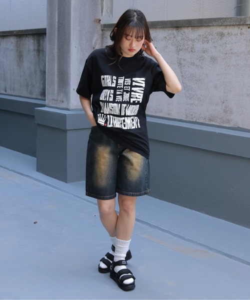 UNIT CHEST(ユニットチェスト)の「【UNIT CHEST】unique unisex T-shirt VTFAコラボT ”vacances d'ate” by Nina Tugawa(Tシャツ/カットソー・レディース・ブラック/ホワイト・S/M/L)」の11枚目の写真