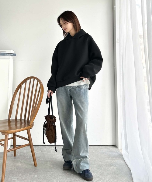 Java(ジャバ)の「《JaVaジャバコラボ》ゆるっとダボっとシンプル可愛い♪ダンボール刺繍パーカー(パーカー・レディース・ベージュ/モカ/ブラック/グレイッシュベージュ/ブルー・LARGE/MEDIUM/SMALL/X-LARGE)」の6枚目の写真