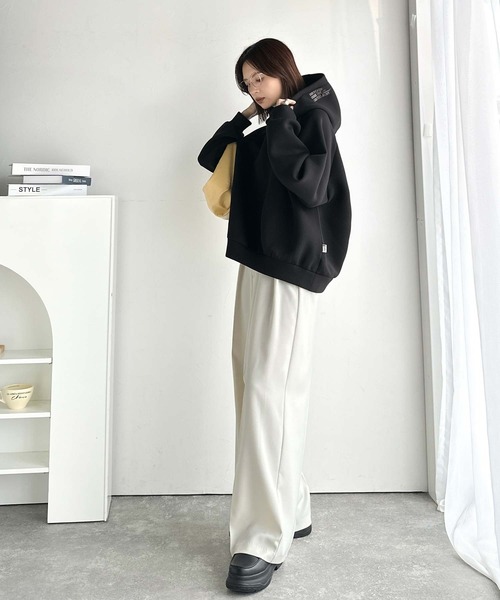 Java(ジャバ)の「《JaVaジャバコラボ》ゆるっとダボっとシンプル可愛い♪ダンボール刺繍パーカー(パーカー・レディース・ベージュ/モカ/ブラック/グレイッシュベージュ/ブルー・LARGE/MEDIUM/SMALL/X-LARGE)」の10枚目の写真