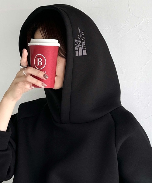 Java(ジャバ)の「《JaVaジャバコラボ》ゆるっとダボっとシンプル可愛い♪ダンボール刺繍パーカー(パーカー・レディース・ベージュ/モカ/ブラック/グレイッシュベージュ/ブルー・LARGE/MEDIUM/SMALL/X-LARGE)」の11枚目の写真