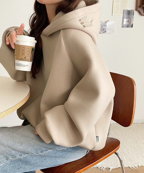 Java(ジャバ)の「《JaVaジャバコラボ》ゆるっとダボっとシンプル可愛い♪ダンボール刺繍パーカー(パーカー・レディース・ベージュ/モカ/ブラック/グレイッシュベージュ/ブルー・LARGE/MEDIUM/SMALL/X-LARGE)」の17枚目の写真