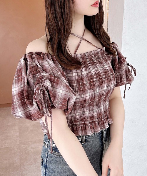 INGNI（イング）の「シャーリングオフショルブラウス（シャツ/ブラウス・レディース・オフホワイト/ブラウン系その他2/ネイビー系2/ブラック/ブラック系/ピンク・M）」の5枚目の写真