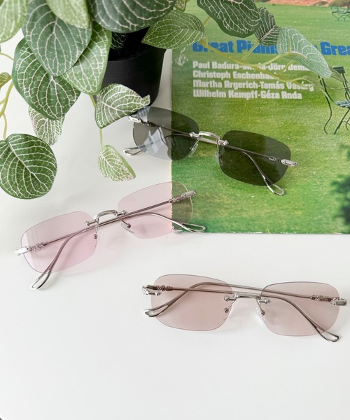 WEGO（ウィゴー）の「WEGO/リムレスカラーレンズデザインアイウェア（サングラス・レディース・ブラウン/その他1/ブラック系その他・FREE）」の4枚目の写真