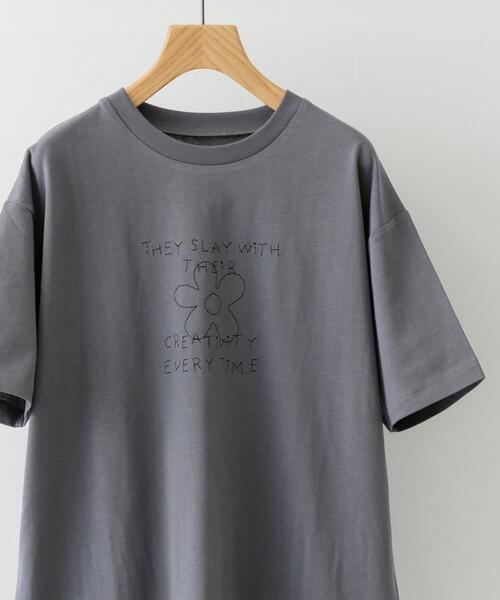 ITEMS URBANRESEARCH(アイテムズ アーバンリサーチ)の「レタード刺繍Tシャツ creativity(Tシャツ/カットソー・メンズ・チャコールグレー/ブラック/ホワイト・MEDIUM/LARGE)」の3枚目の写真
