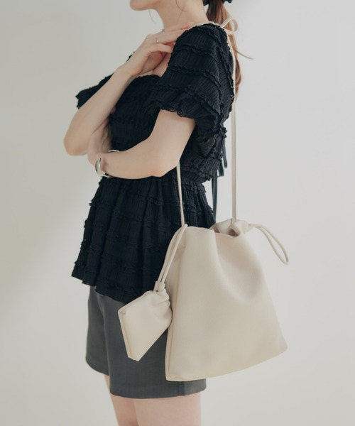 ECREL(エクレール)の「ポーチセットドロストショルダーバッグ(ショルダーバッグ・レディース・ベージュ/ブラック/アイボリー・FREE)」の6枚目の写真