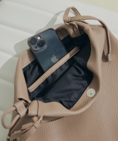 ECREL(エクレール)の「ポーチセットドロストショルダーバッグ(ショルダーバッグ・レディース・ベージュ/ブラック/アイボリー・FREE)」の18枚目の写真