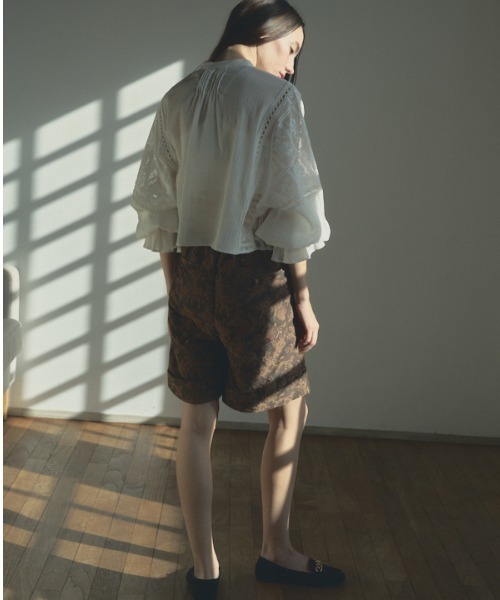 Muel Chic（ミュエルシック）の「Effie short pants エフィーショートパンツ（その他パンツ・レディース・オフホワイト/ブラウン/ブラック・MEDIUM/SMALL）」の9枚目の写真