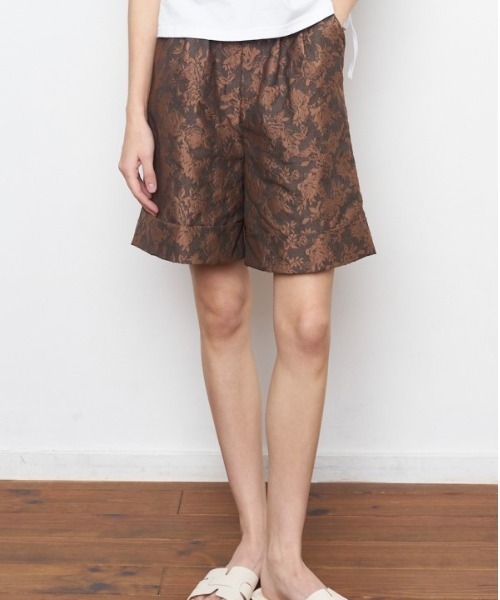 Muel Chic（ミュエルシック）の「Effie short pants エフィーショートパンツ（その他パンツ・レディース・オフホワイト/ブラウン/ブラック・MEDIUM/SMALL）」の13枚目の写真